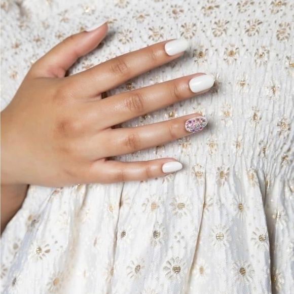 Red Aspen Nail Dashes - Satin and Silk - Picture 4 of 5